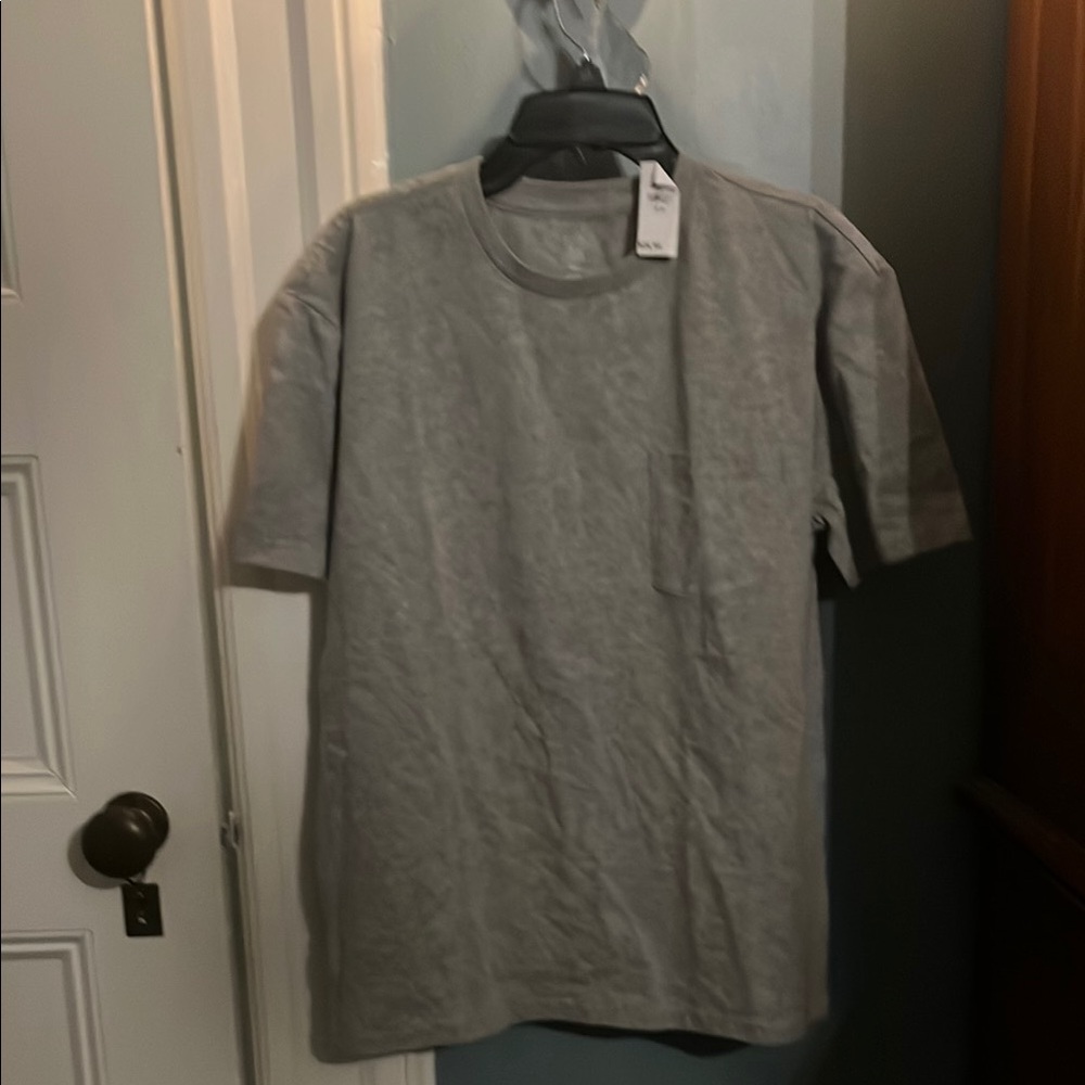 Gray gap t shirt (teens)